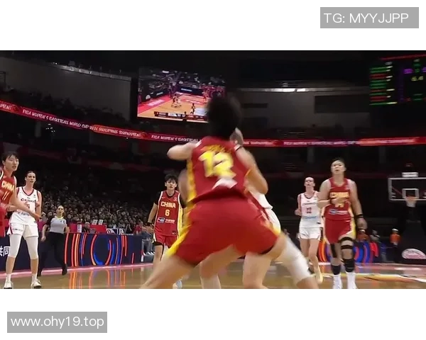 压哨绝平三分点燃全场激情 球迷呐喊声震天动地